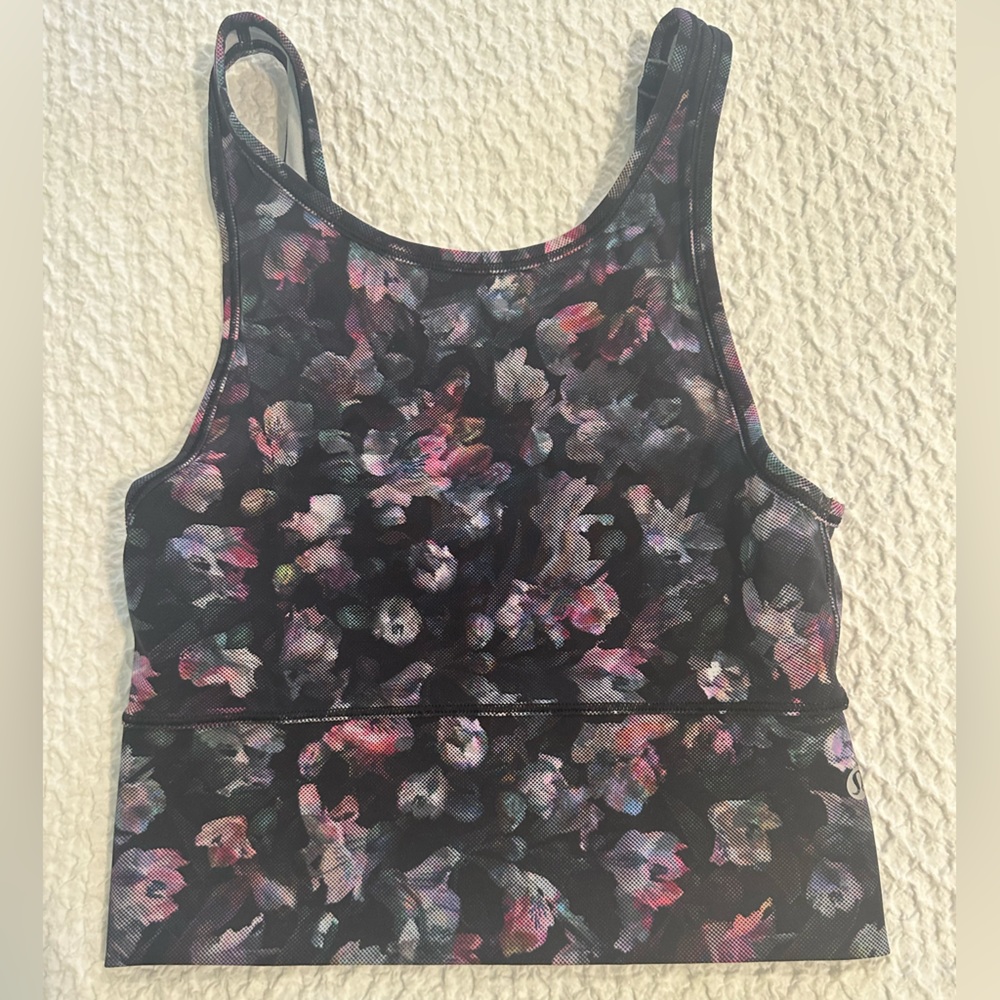 Lululemon cropped workout top